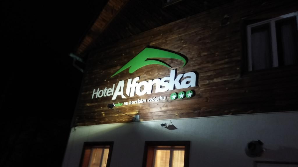 Hotel Alfonska Бенецко Экстерьер фото